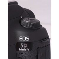 Canon EOS 5D Mark IV 2