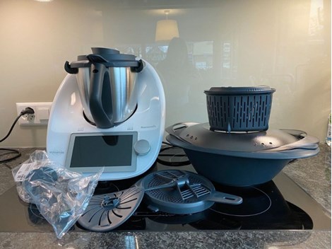 Thermomix TM6 NEU inklusive viel Zubehör Thermomix TM6 NEU inklusive viel Zubehör