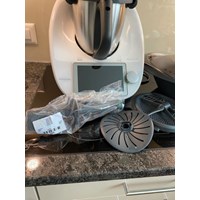 Thermomix TM6 NEU inklusive viel Zubehör 5