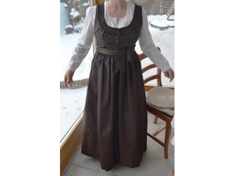 braunes Tostmann Dirndl (46) + 2x weiße Blusen