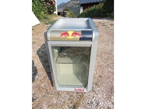 Red Bull Kühlschrank klein Red Bull Kühlschrank klein