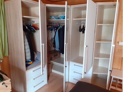 Doppelbett komplett u. Eckschrank