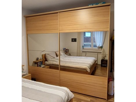 Kleiderschrank
