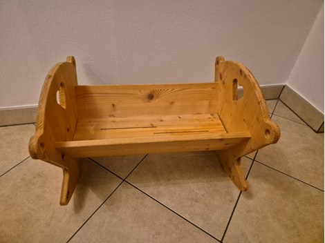 Holzwiege mit abnehmbaren Boden Holzwiege mit abnehmbaren Boden