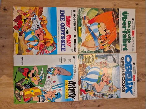 4 Bände Asterix Comics aus 1990ern 4 Bände Asterix Comics aus 1990ern