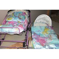 Kinderwagen und Babysachen 8