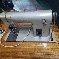 Alte Nähmaschine 3