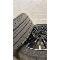 SOMMERREIFEN MIT ALUFELGEN ZU VERKAUFEN 3 SOMMERREIFEN MIT ALUFELGEN ZU VERKAUFEN 3