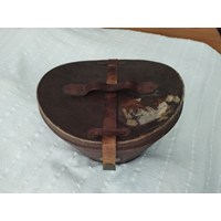 Alter Zylinder-Hut 7 Alter Zylinder-Hut 7