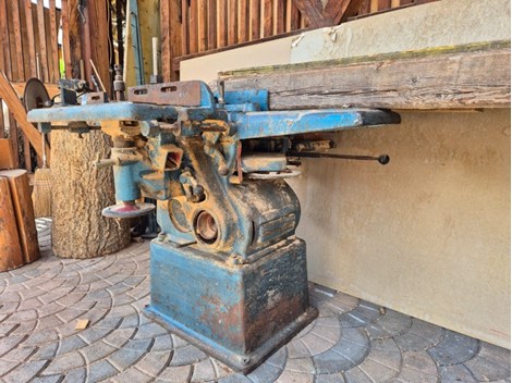 alte Hobelmaschine alte Hobelmaschine