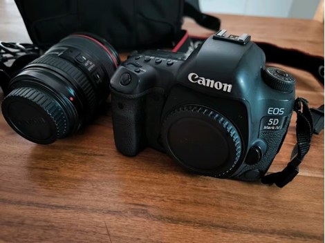 Canon EOS 5D Mark IV Kamera mit Zubehör und 24 105