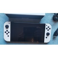 Nintendo Switch Oled mit Spiele 4