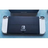 Nintendo Switch Oled mit Spiele 5