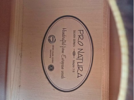 Pro Natura Gitarre für Kinder abzugeben Pro Natura Gitarre für Kinder abzugeben