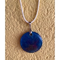 Halsband mit Anhänger aus Harz und Ohrringe 3