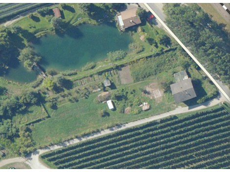 Baugrundstück mit Gartenfläche Baugrundstück mit Gartenfläche