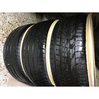 Felgen + Sommerreifen 235/45/17“ 2