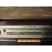 Altes Telefunken Radio mit Plattenspieler, 4
