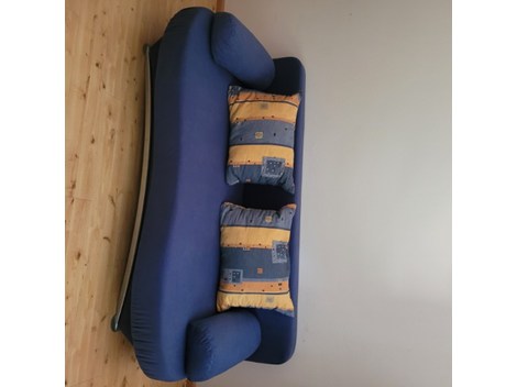 Verkaufe neuwertiges Sofa/Vendo divano come nuovo Verkaufe neuwertiges Sofa/Vendo divano come nuovo