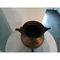 Mittelgroßer Dreifußkessel 2