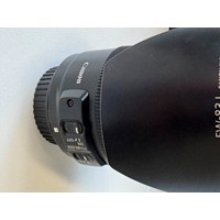 Canon EF-S 17–55mm f/2.8 IS USM Objektiv mit EW-83 4