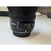 Canon EF-S 17–55mm f/2.8 IS USM Objektiv mit EW-83 5