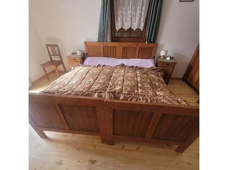 Verkaufe Bett aus Holz/Vendo letto in legno Verkaufe Bett aus Holz/Vendo letto in legno