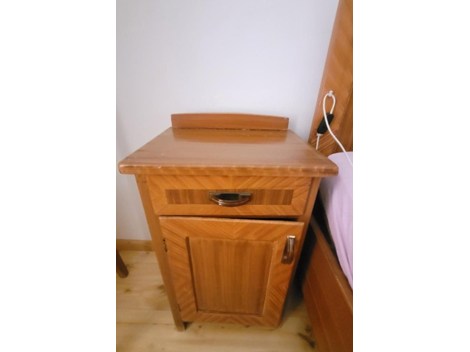 Verkaufe 2 Nachtkästchen / Vendo 2 comodini Verkaufe 2 Nachtkästchen / Vendo 2 comodini