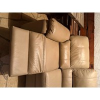 Beiges Ledersofa mit Relaxfunktion - neuwertig 3