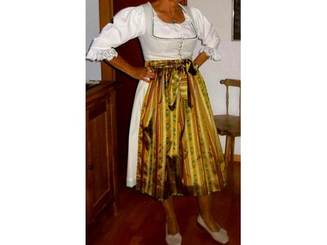 Elegantes Dirndl
