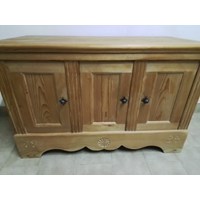 Kleiner Schrank in Massivholz 2