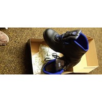 Damen und Herrenschuhe 2