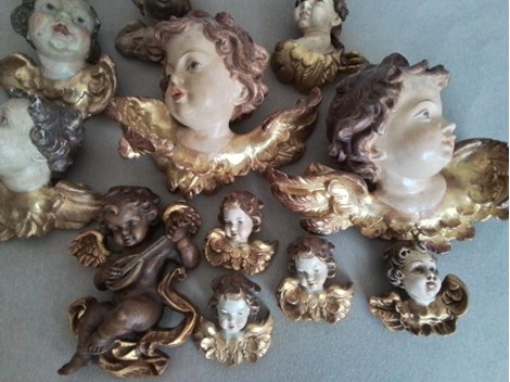 Verschiedene Holzengel