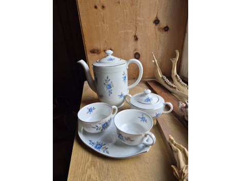 Teeservice zu verkaufen