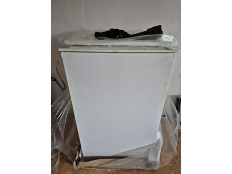 Gefrierschrank original verpackt zu verkaufen