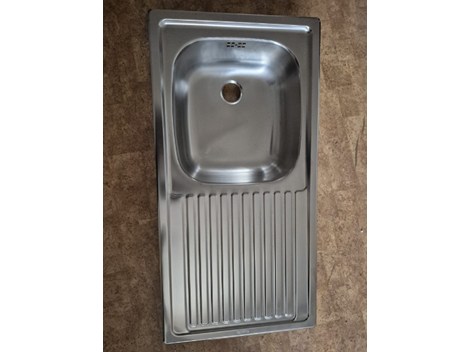 Spülbecken mit Wasserhahn original verpackt