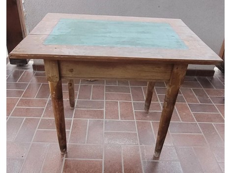 Verkaufe antiken Tisch/Vendo tavolo antico