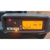 Jungheinrich EFG 213 – Elektro 3‑Rad Stapler 9