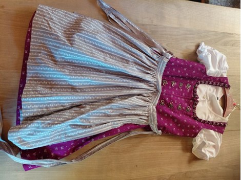 Dirndl Gr.152