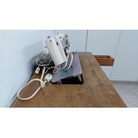 Nähmaschine mit Nähtisch 2