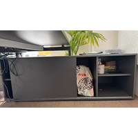 Scrivania con scaffale laterale e contenitore su r 3