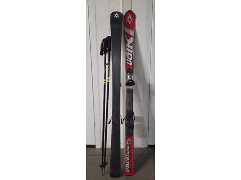 Ski Völkl und Skistöcke