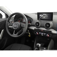 Q2 30 TFSI advanced Navi + / PDC 2