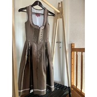 Dirndl elegant 4