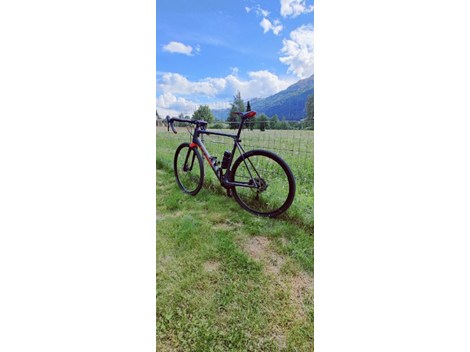 Gravelbike von Cube Carbon