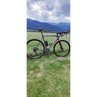 Gravelbike von Cube Carbon 2