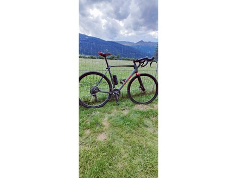 Gravelbike von Cube Carbon