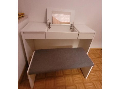 Schminktisch mit Sitzbank, Spiegel und Stauraum