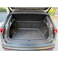 VW Tiguan R-Line Black | 240 PS Diesel | 1. Hand 8