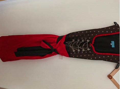Verschiedene Dirndl